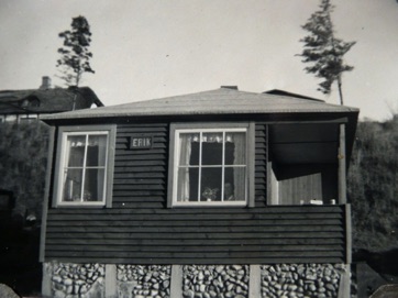 VED STRANDEN 10 - LYSTRUP STRAND, Erik, familien Rasks nybyggede sommerhus.jpg